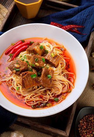 香辣牛肉面图片