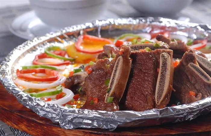 热铁板牛仔骨图片