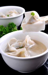 鸡汁野菜抄手图片