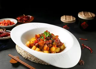 土豆红烧肉图片