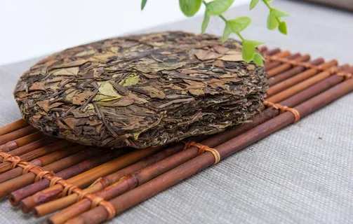 福鼎白茶   茶饼  白茶图片