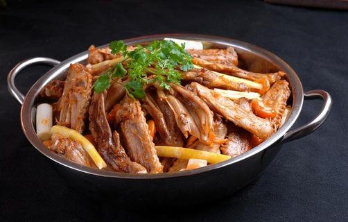 干锅香辣掌翅图片