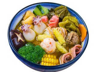 酸菜海鲜麻辣烫图片