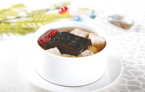 灵芝炖瘦肉汤图片 灵芝炖瘦肉汤图片