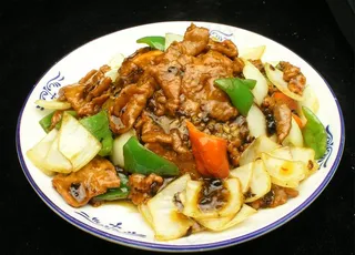 干妈牛柳盖饭图片