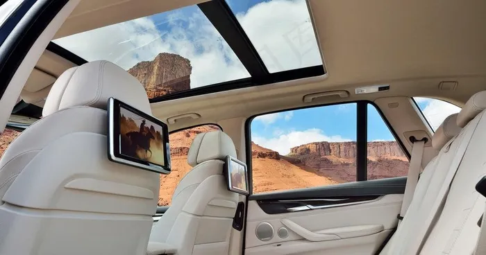 宝马X5全景式天窗图片