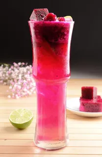 火龙果水果茶图片