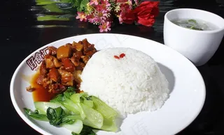 红烧肉盖饭图片