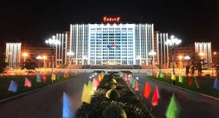 华北电力大学主楼夜景图片