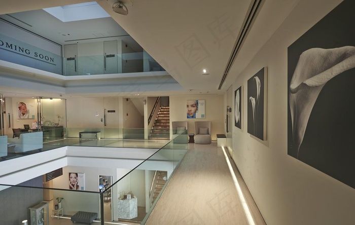 医院中庭过道图片