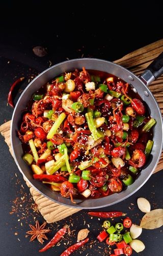 香辣龙虾尾图片