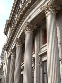 壮观的罗马柱图片