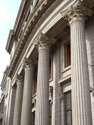 壮观的罗马柱图片