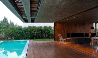 露天游泳池图片