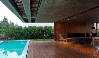 露天游泳池图片