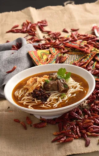 香辣牛肉面图片
