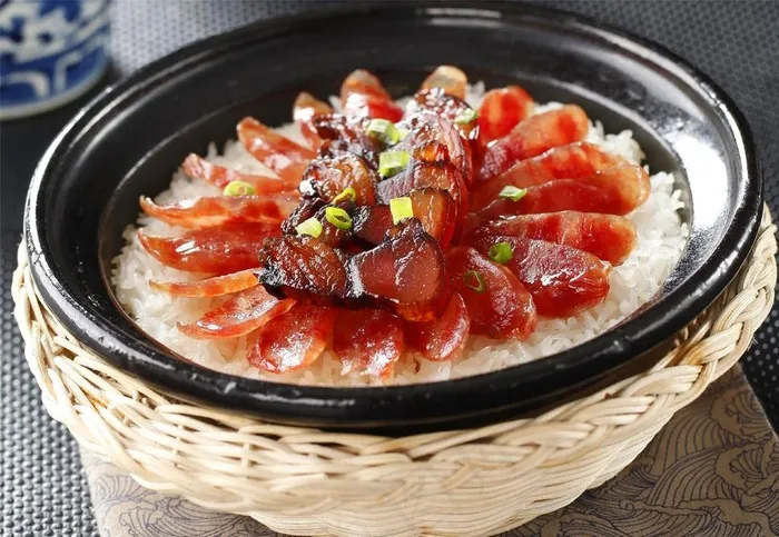 煲仔饭图片