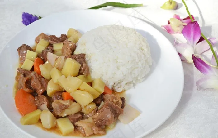 土豆炖牛肉盖饭图片