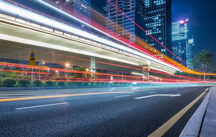 城市道路夜景图片