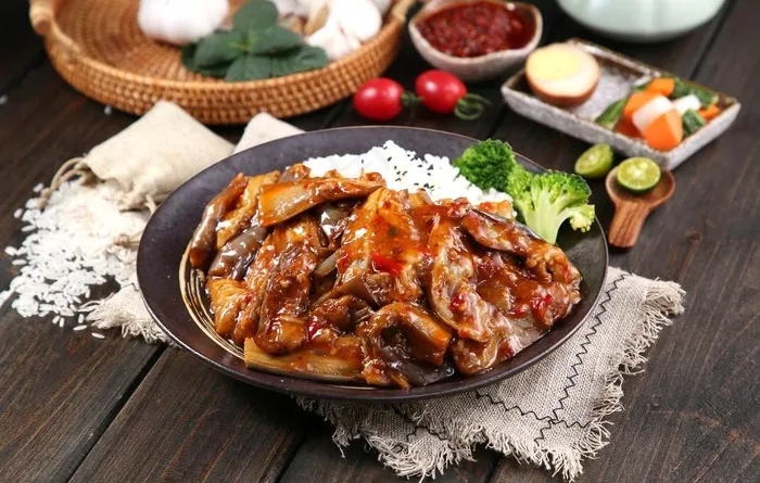 红烧茄子饭图片