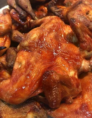 超市熟食蜜汁烤鸡图片