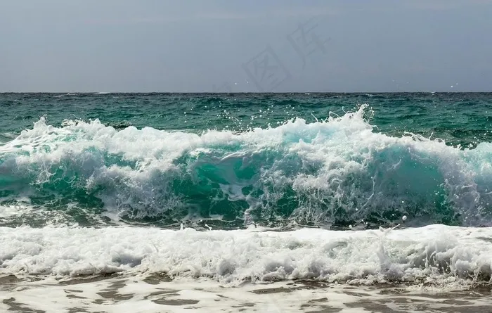 海浪图片