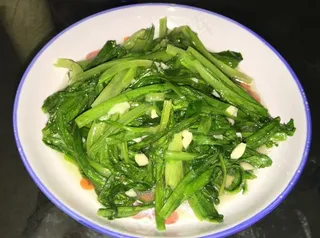 蒜蓉油麦 清炒油麦图片