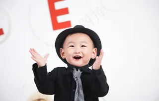 大笑的宝宝图片