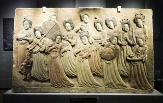 彩绘 奉侍浮雕图片