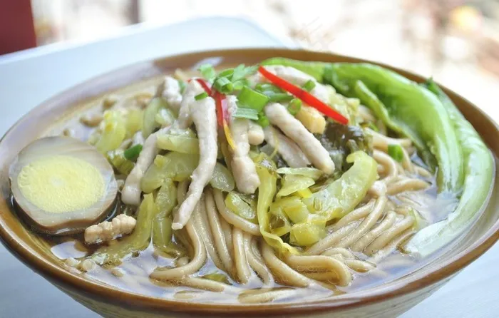 酸菜荞麦面图片