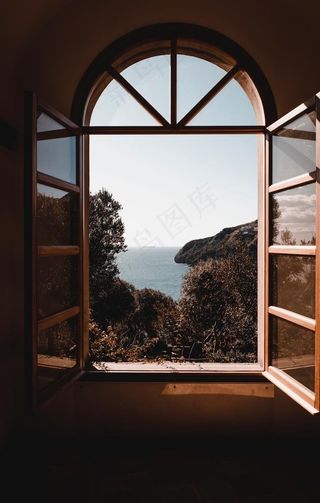 窗户大海图片