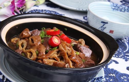 大肠鸭血煲图片