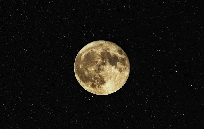 星空月亮图片