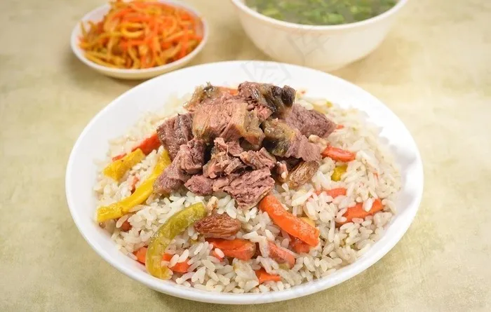 新疆羊肉手抓饭图片