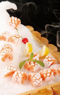 三鱼腩刺身图片