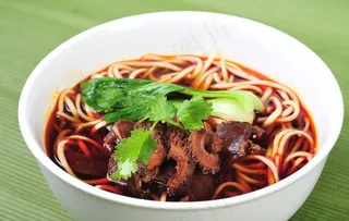 红烧牛肚面图片