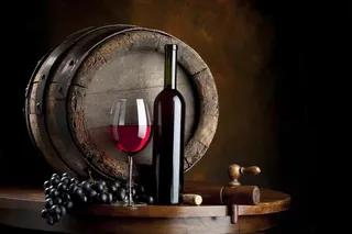 红酒酒瓶酒窖背景海报素材图片