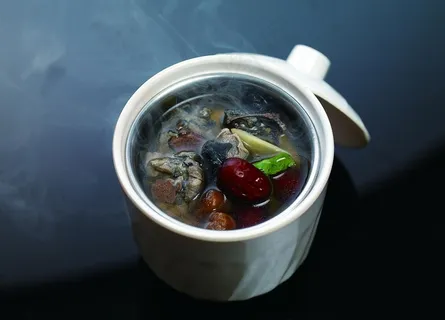 桂圆乌鸡炖汤图片 桂圆乌鸡炖汤图片