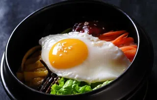 主食石锅拌饭图片