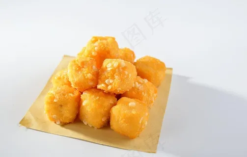 酥炸黄金方鸡块图片 酥炸黄金方鸡块图片