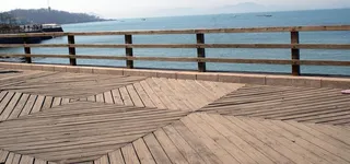 海边木栈道图片