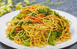 炒面摄影图图片