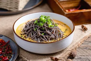 麻辣蕨根粉图片