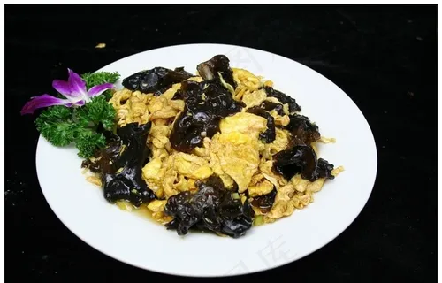 鸡蛋炒木耳图片 鸡蛋炒木耳图片