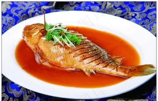 酱焖野生黄花鱼图片