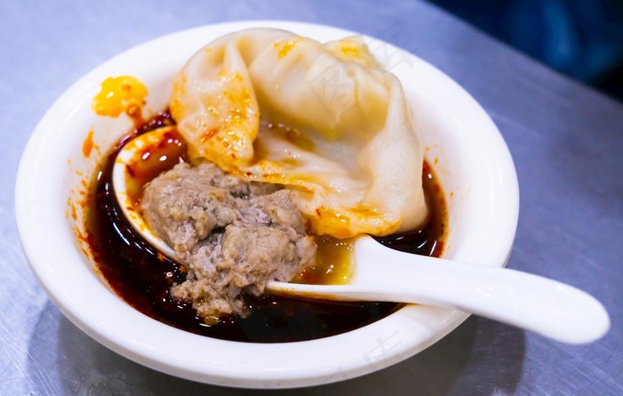 贾三灌汤包特写图片