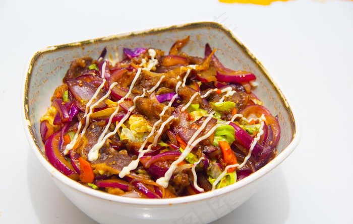 沙拉烤肉饭图片