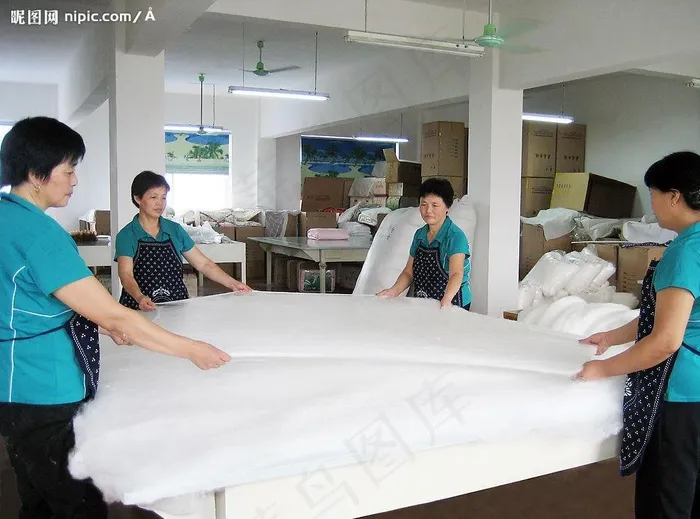 制作蚕丝被图片