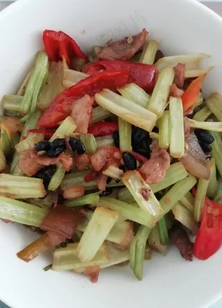 芹菜炒肉图片