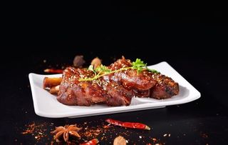 小吃 烤猪脚图片